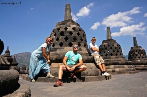 Borobudur y Prambanan